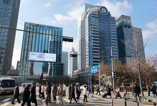 증권업계, 증시 활황 속 투자 확대에도 MTS 전산 장애 논란 지속 - 뉴스 썸네일 이미지